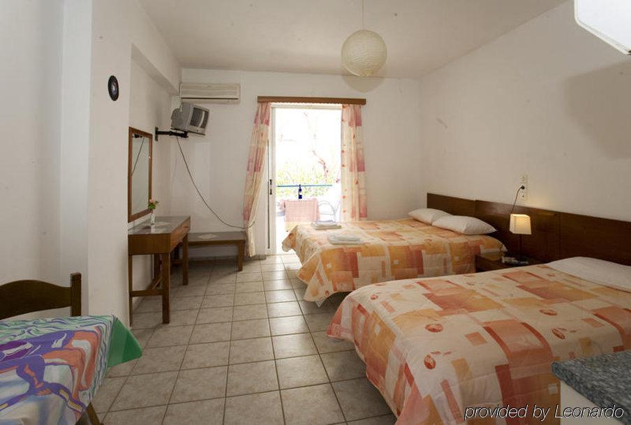 Gikas Apartments Marmari  Room photo