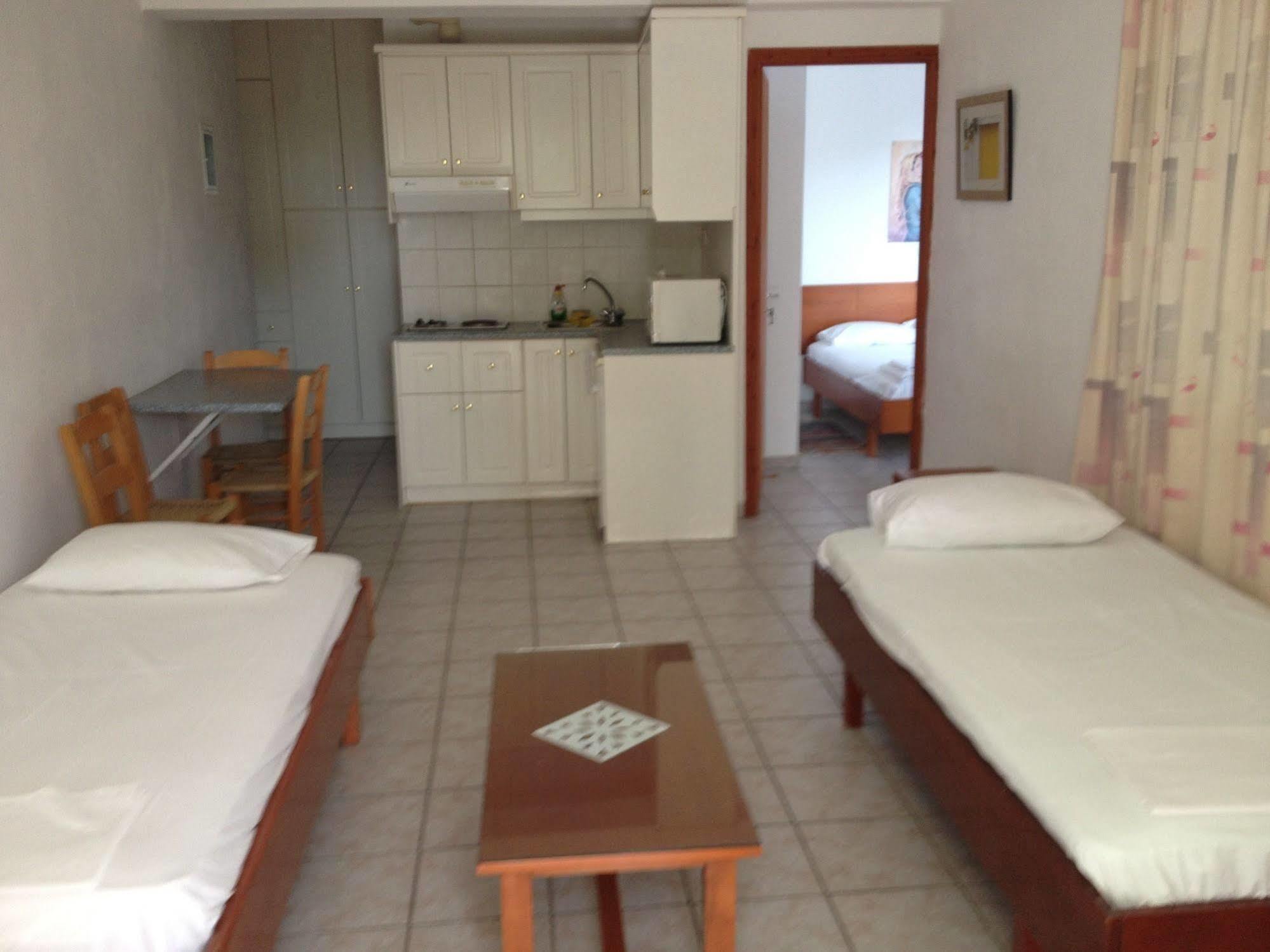 Gikas Apartments Marmari  Exterior photo